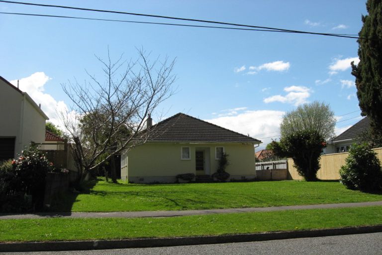 Photo of property in 239 Riverside Drive, Waterloo, Lower Hutt, 5011