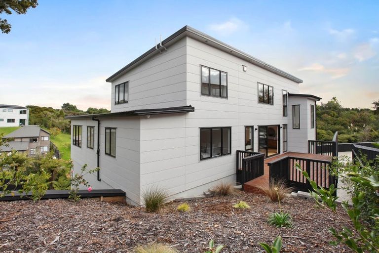 Photo of property in 28a Oliver Twist Avenue, Mellons Bay, Auckland, 2014