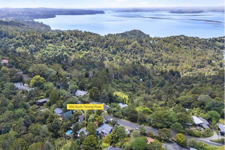 Photo of property in 609 South Titirangi Road, Titirangi, Auckland, 0604