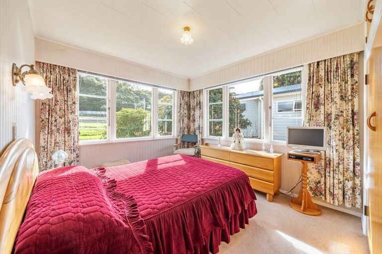 Photo of property in 28 Golf Road, Manor Park, Lower Hutt, 5019