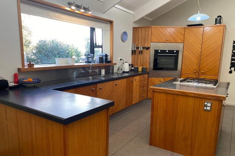 Photo of property in 12 Pembridge Lane, Westmorland, Christchurch, 8025