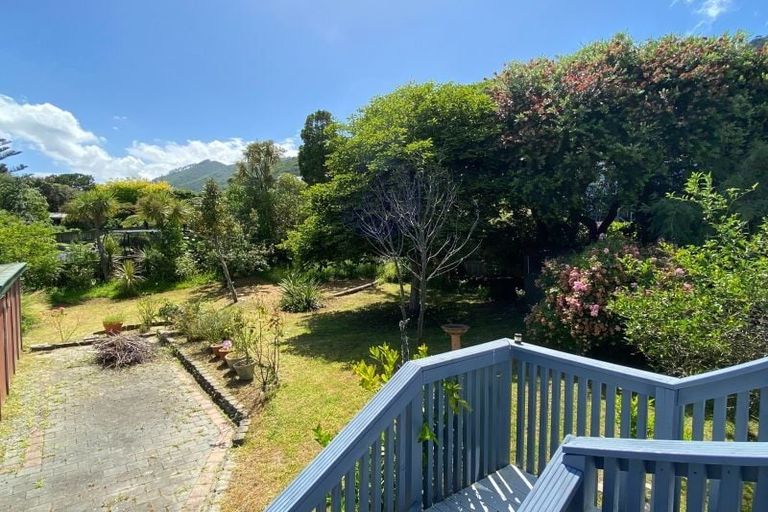 Photo of property in 5 Kaka Street, Waikanae, 5036
