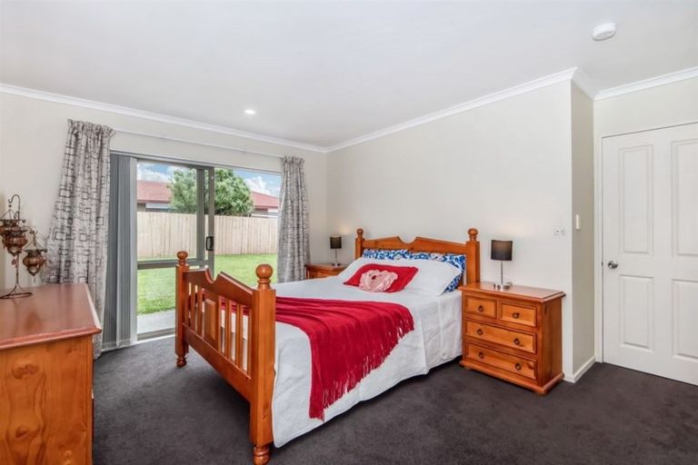 Photo of property in 46 Robert Ross Place, Clendon Park, Auckland, 2103
