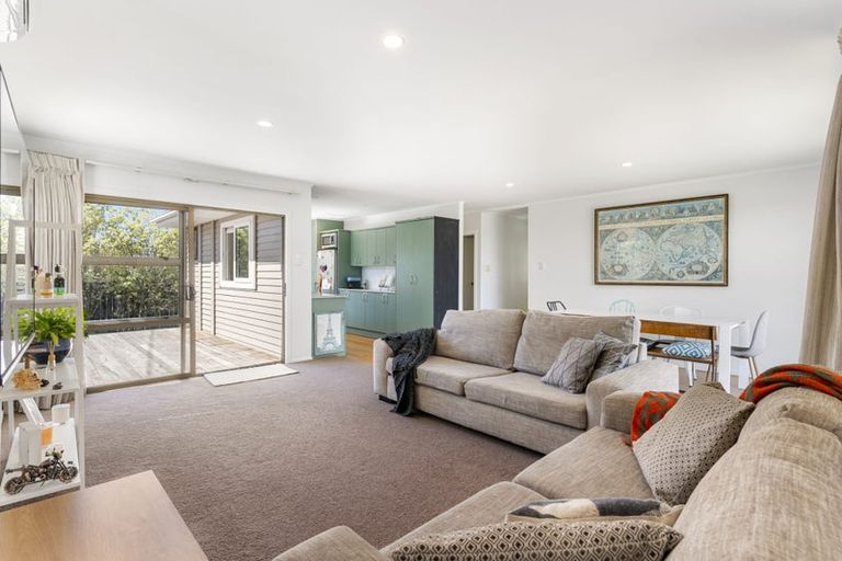 Photo of property in 22a Kirrie Avenue, Te Atatu South, Auckland, 0610