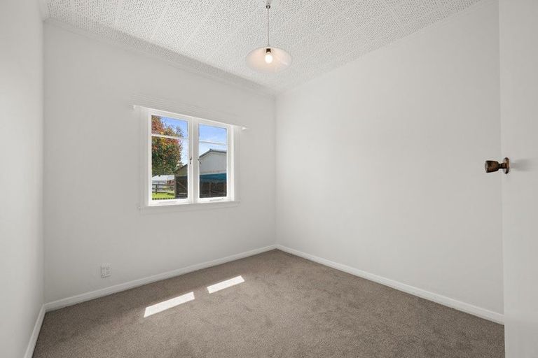 Photo of property in 38 Farrand Road, Kumeu, 0891