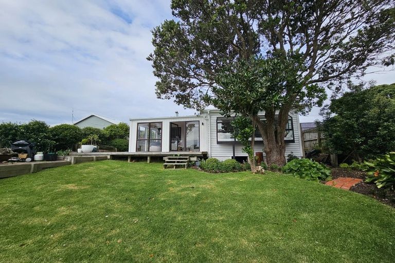 Photo of property in 17 Haunui Road, Pukerua Bay, 5026