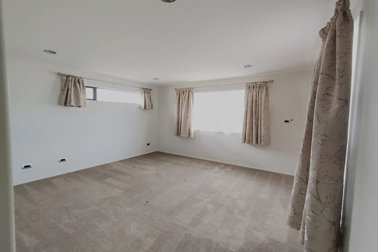 Photo of property in 14 Golden Morning Drive, Albany Heights, Auckland, 0632