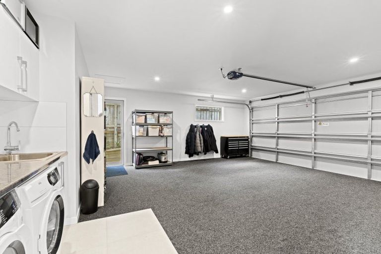 Photo of property in 2 Fern Lane, Whalers Gate, New Plymouth, 4310