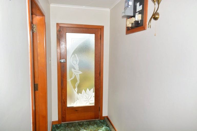 Photo of property in 16 Fraser Street, Waikiwi, Invercargill, 9810