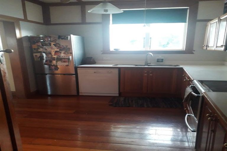 Photo of property in 11 Lancewood Grove, Ranui, Porirua, 5024