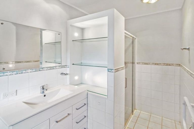 Photo of property in 38 Luton Avenue, Sunnyhills, Auckland, 2010