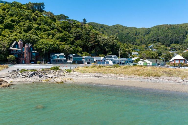 Photo of property in 69 Muritai Road, Eastbourne, Lower Hutt, 5013