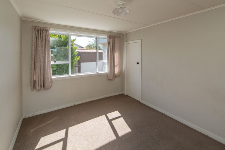 Photo of property in 9 Wilmot Street, Northcote, Christchurch, 8052