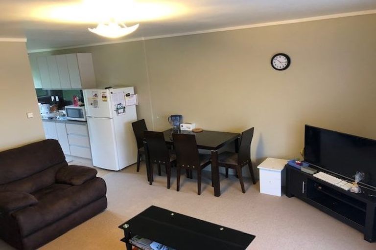 Photo of property in 2/14 Mcdonald Crescent, Mount Wellington, Auckland, 1060