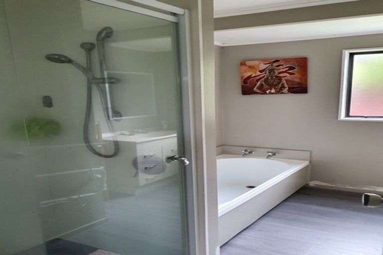 Photo of property in 29 Lydia Place, Kelvin Grove, Palmerston North, 4414