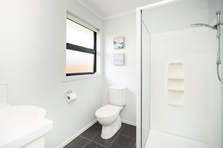 Photo of property in 7 Medallion Court, Kelvin Grove, Palmerston North, 4414