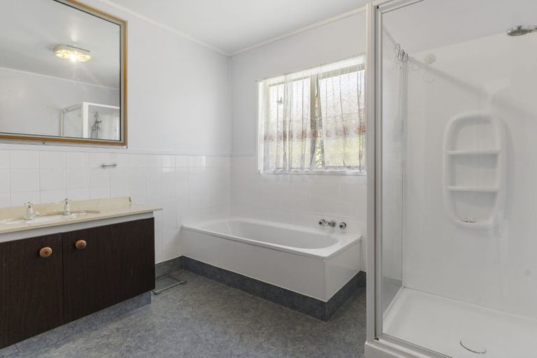 Photo of property in 16 Clipper Place, Shelly Park, Auckland, 2014