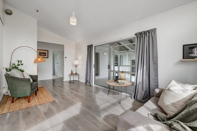 Photo of property in 129 Awaroa Road, Helensville, 0800