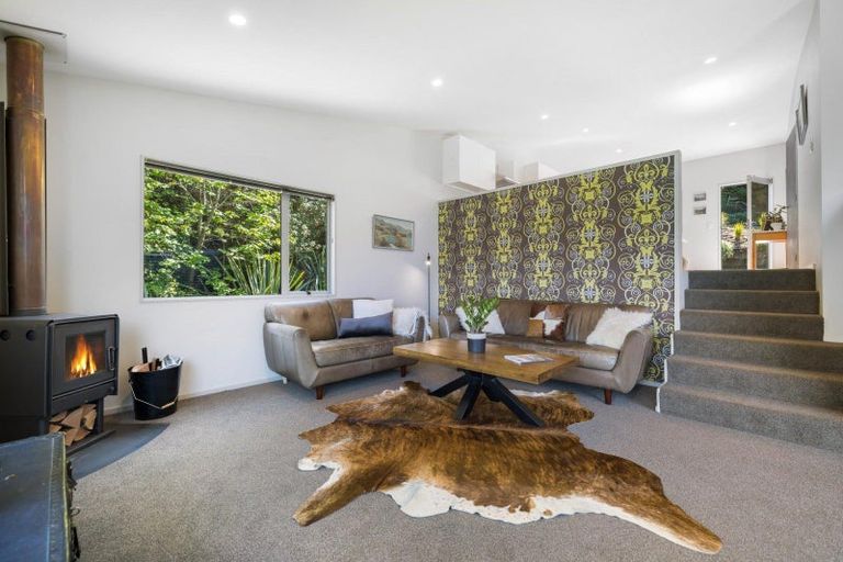 Photo of property in 14a Mckerrow Place, Sunshine Bay, Queenstown, 9300