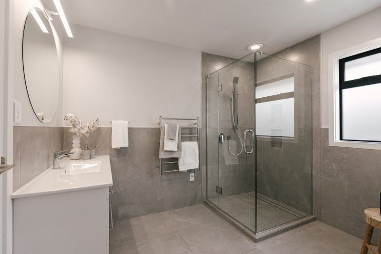 Photo of property in 27 Daniel Place, Kelvin Grove, Palmerston North, 4414