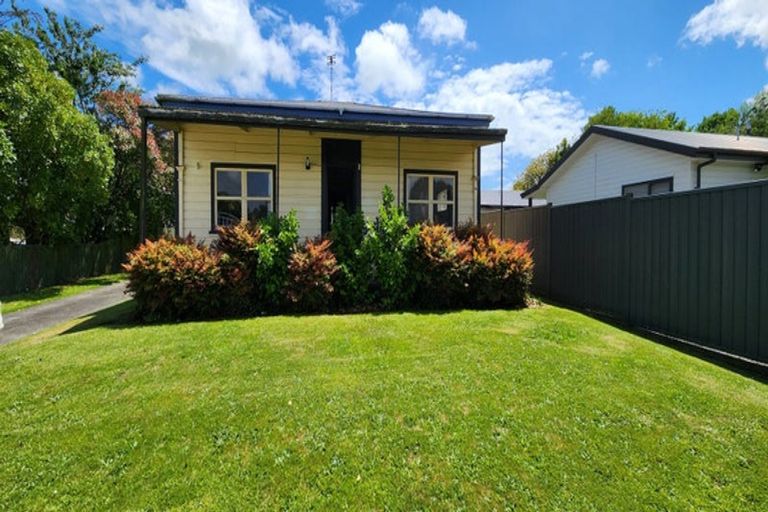 Photo of property in 238 Bridge Street, Eltham, 4322