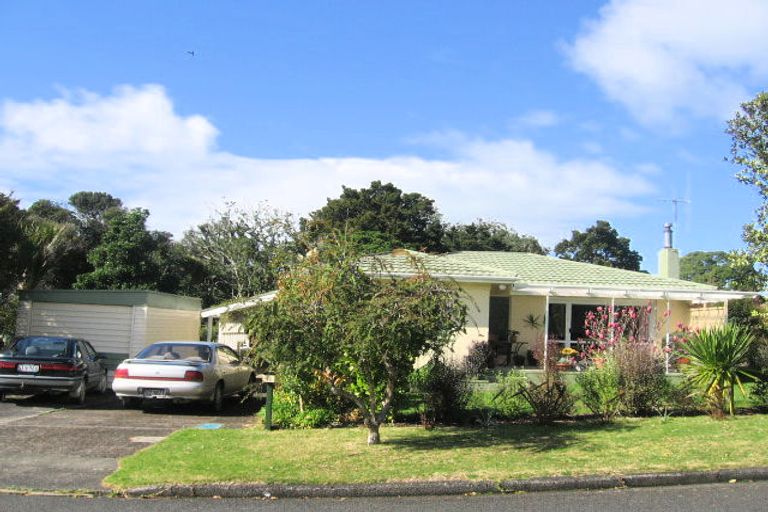 Photo of property in 16 Clarkson Crescent, Maunu, Whangarei, 0110