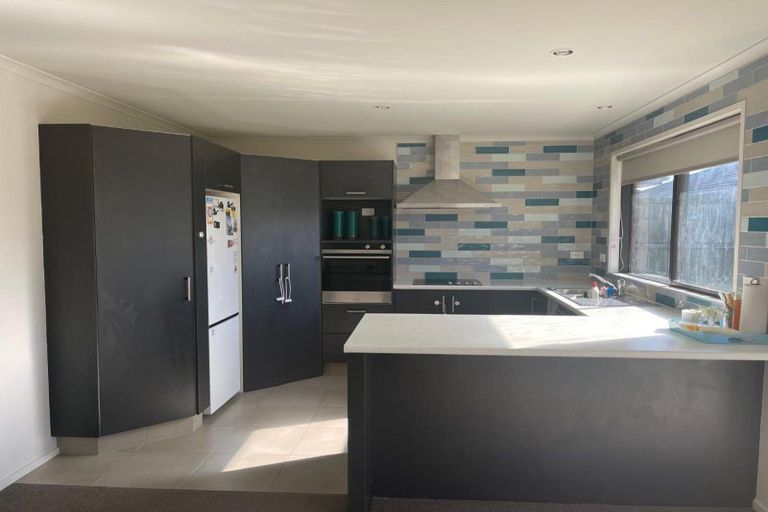 Photo of property in 48 Edgeview Crescent, Fitzroy, Hamilton, 3206