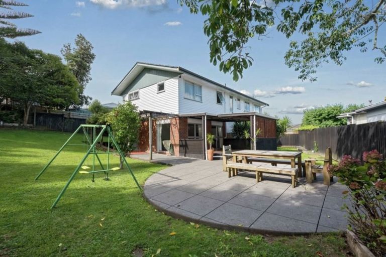 Photo of property in 14 Judkins Crescent, Cockle Bay, Auckland, 2014