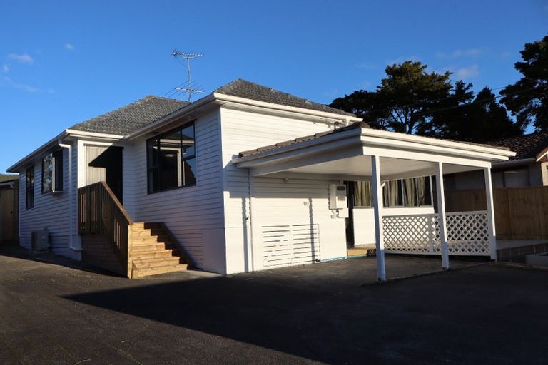 Photo of property in 1/30 Shakespeare Road, Milford, Auckland, 0620