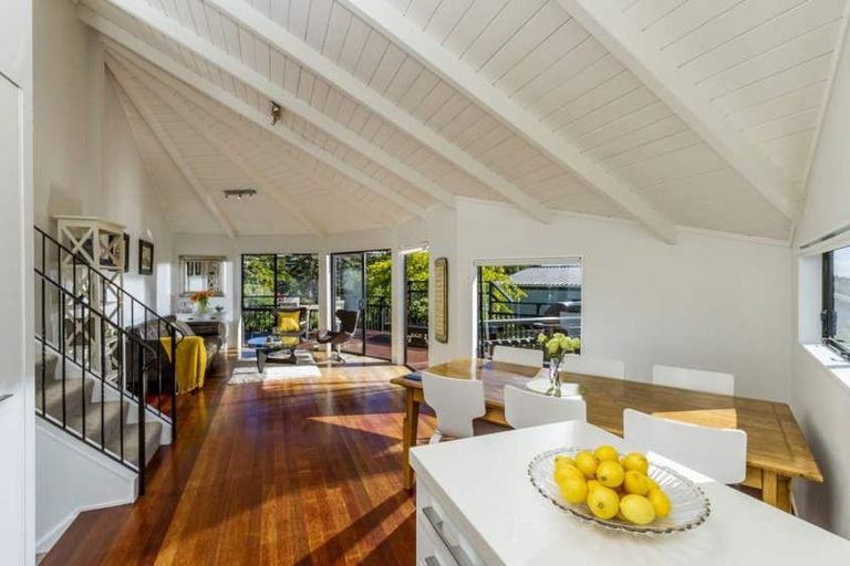 Photo of property in 10 Bellbird Rise, Murrays Bay, Auckland, 0630