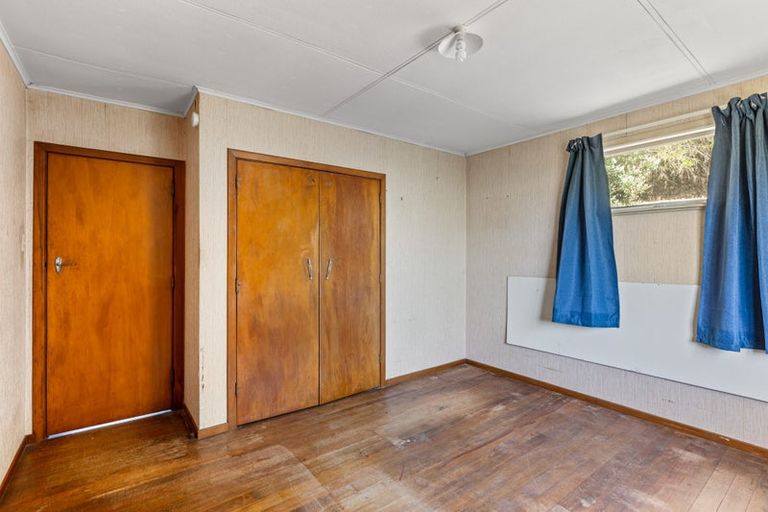 Photo of property in 28 Whakawhiti Street, Marfell, New Plymouth, 4310