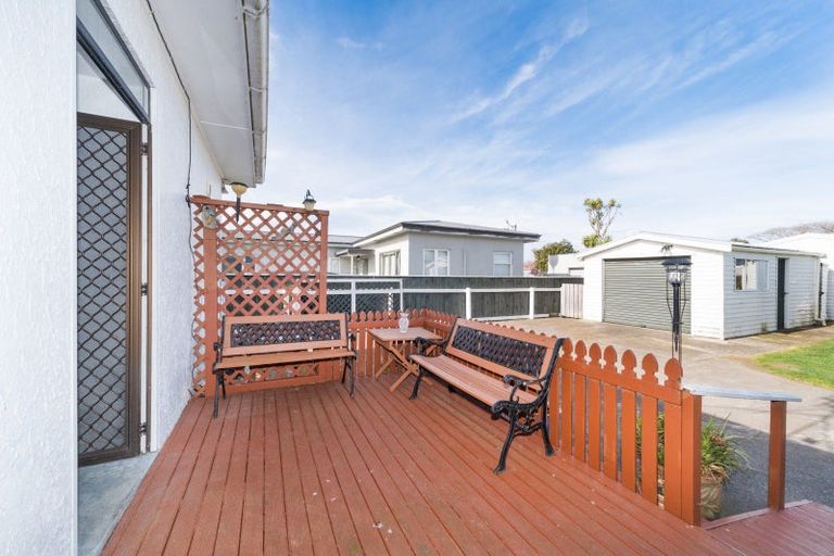 Photo of property in 14 Vernon Avenue, Takaro, Palmerston North, 4412