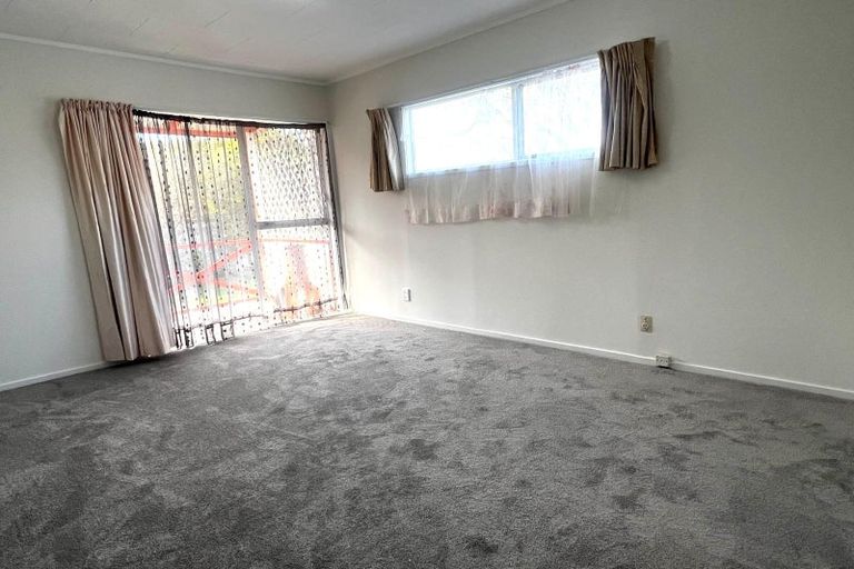 Photo of property in 11 Tyndrum Place, Highland Park, Auckland, 2010