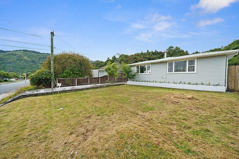 Photo of property in 51 Gillespies Road, Birchville, Upper Hutt, 5018