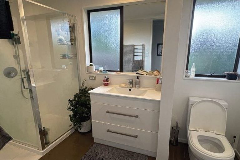 Photo of property in 44 Riverhead Road, Kumeu, 0810