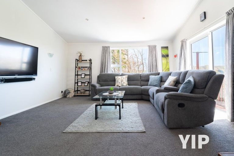 Photo of property in 18 Mandeville Crescent, Grenada Village, Wellington, 6037