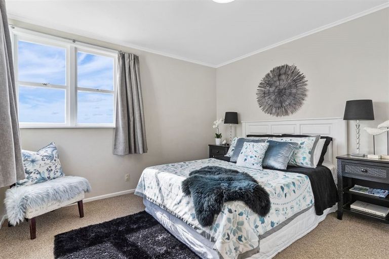 Photo of property in 223 Sturges Road, Henderson, Auckland, 0612