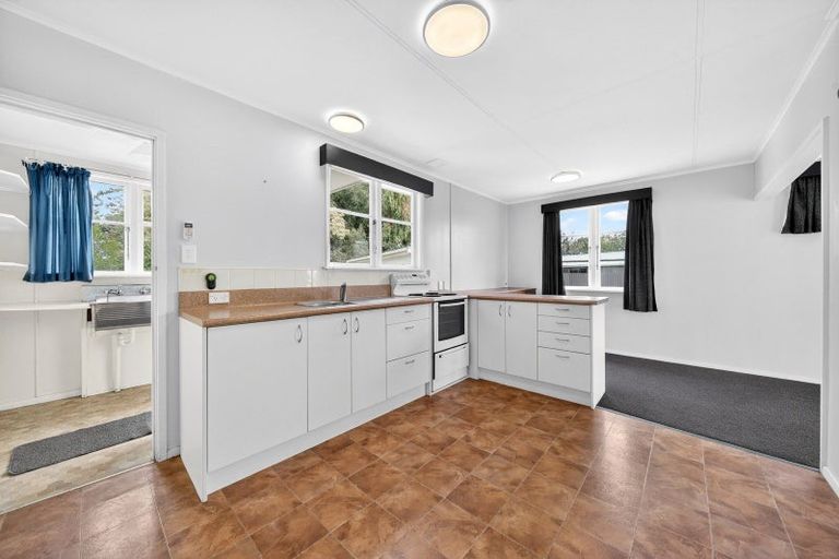 Photo of property in 6 Jones Place, Masterton, 5810