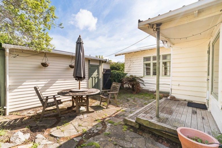 Photo of property in 16 Ngaio Street, West End, Palmerston North, 4412