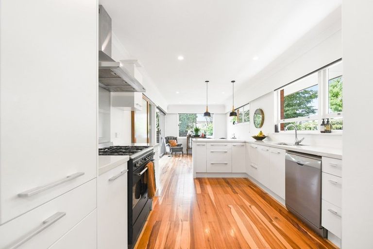 Photo of property in 44 Hooker Avenue, Chedworth, Hamilton, 3210