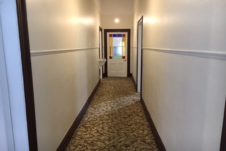 Photo of property in 94 Russell Terrace, Berhampore, Wellington, 6023