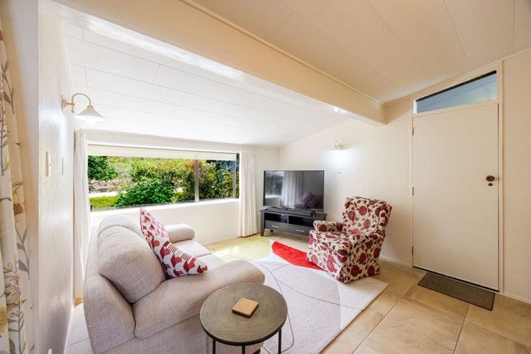 Photo of property in 72 Puketapu Road, Taradale, Napier, 4112