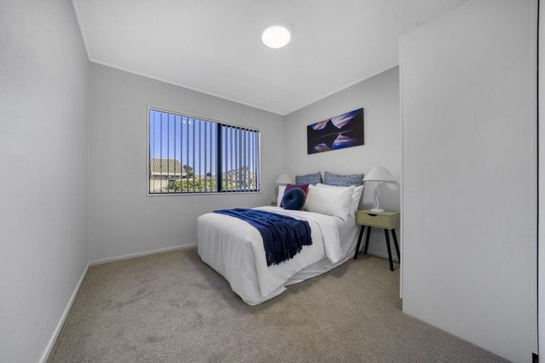 Photo of property in 1/19 Bernina Place, Weymouth, Auckland, 2103