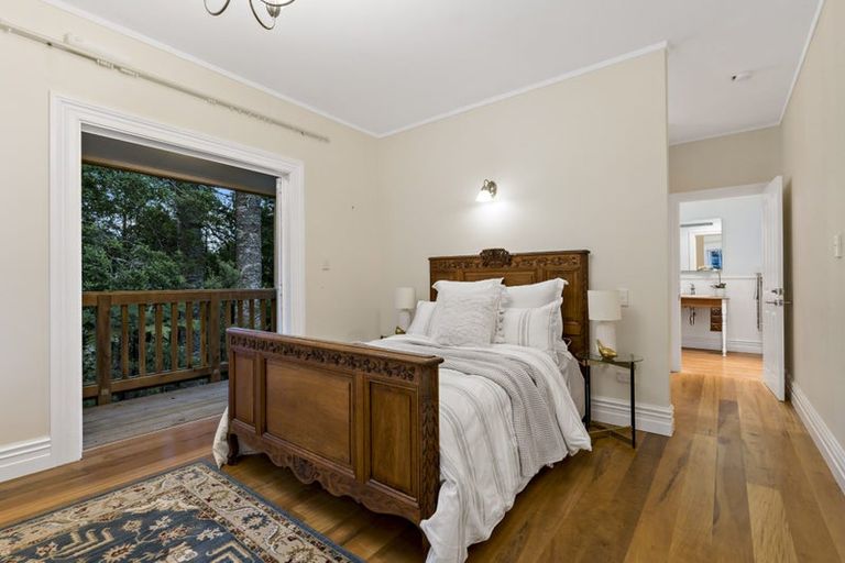 Photo of property in 4 Kereru Grove, Greenhithe, Auckland, 0632