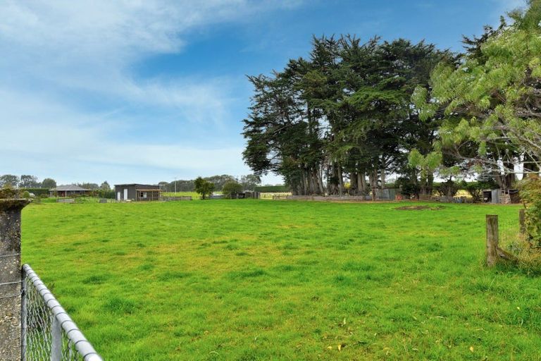 Photo of property in 162 Seaward Road, Edendale, 9825