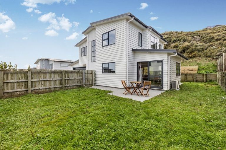 Photo of property in 7a Sandino Place, Grenada Village, Wellington, 6037