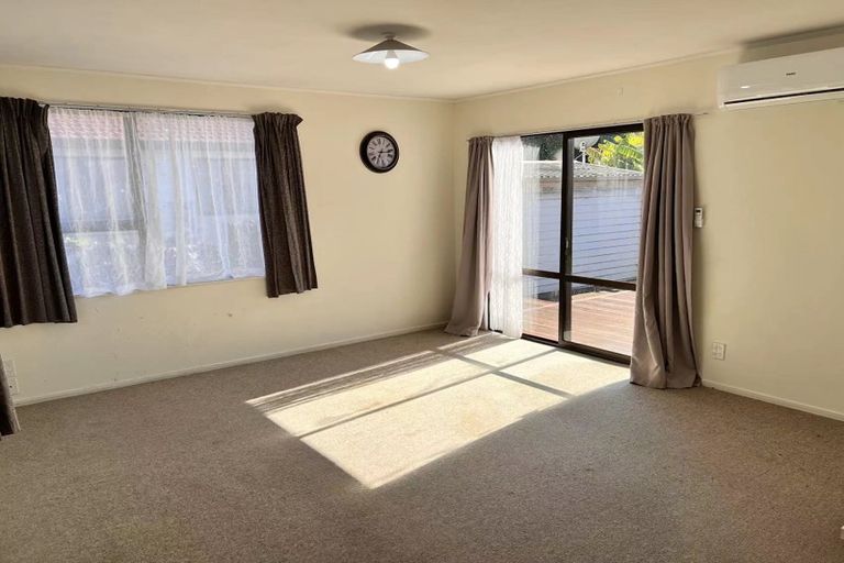 Photo of property in 1/17 Yee Place, Mount Wellington, Auckland, 1060