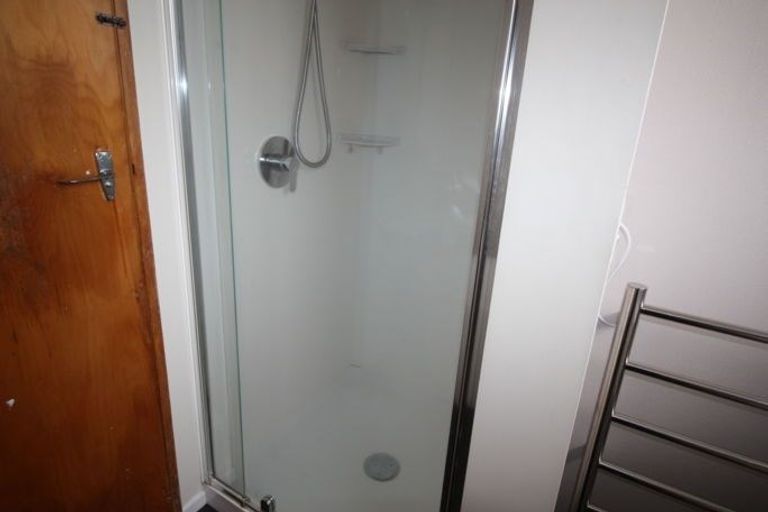 Photo of property in 12 Raglan Avenue, Cloverlea, Palmerston North, 4412