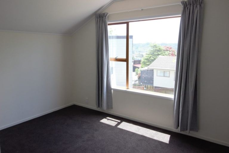 Photo of property in 1/19 Tree View Avenue, Glenfield, Auckland, 0629