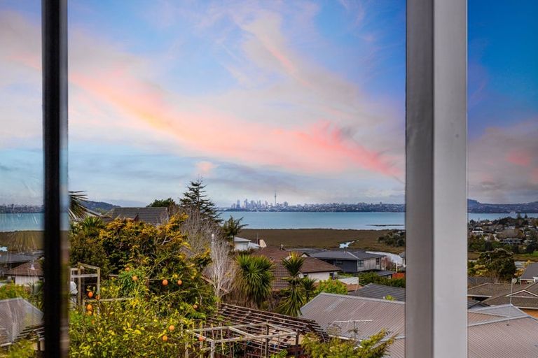 Photo of property in 153 Luckens Road, West Harbour, Auckland, 0618